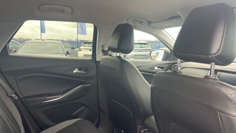 Vauxhall Grandland X 1.2 Turbo SRi Nav 5dr Auto Petrol Hatchback